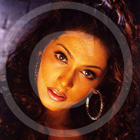 Isha kopikar, actress